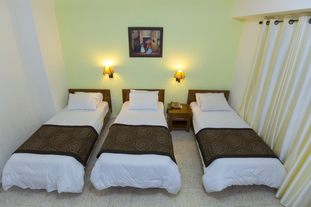 Angel Hotel Bethlehem Room photo